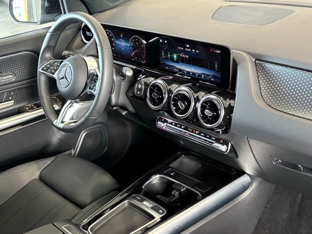 Used 2025 Mercedes-Benz GLA 250 image 32