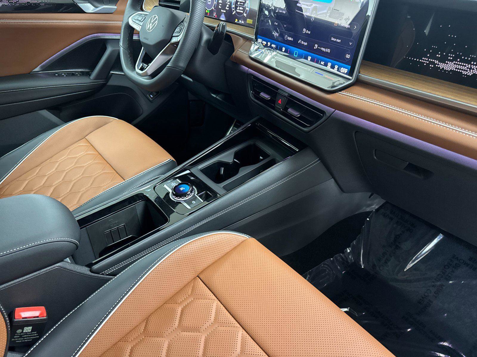 New 2026 Volkswagen Tiguan SEL R-Line AWD/4WD image 15