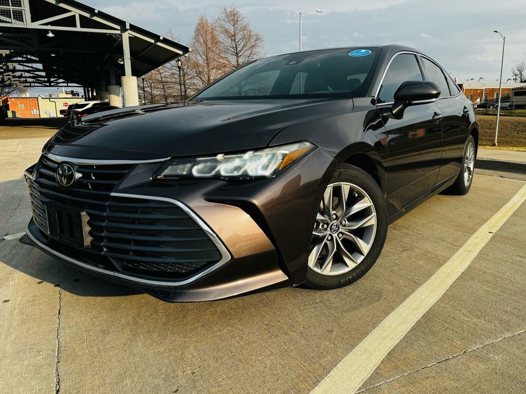 Used 2019 Toyota Avalon XLE w/ Moonroof Package