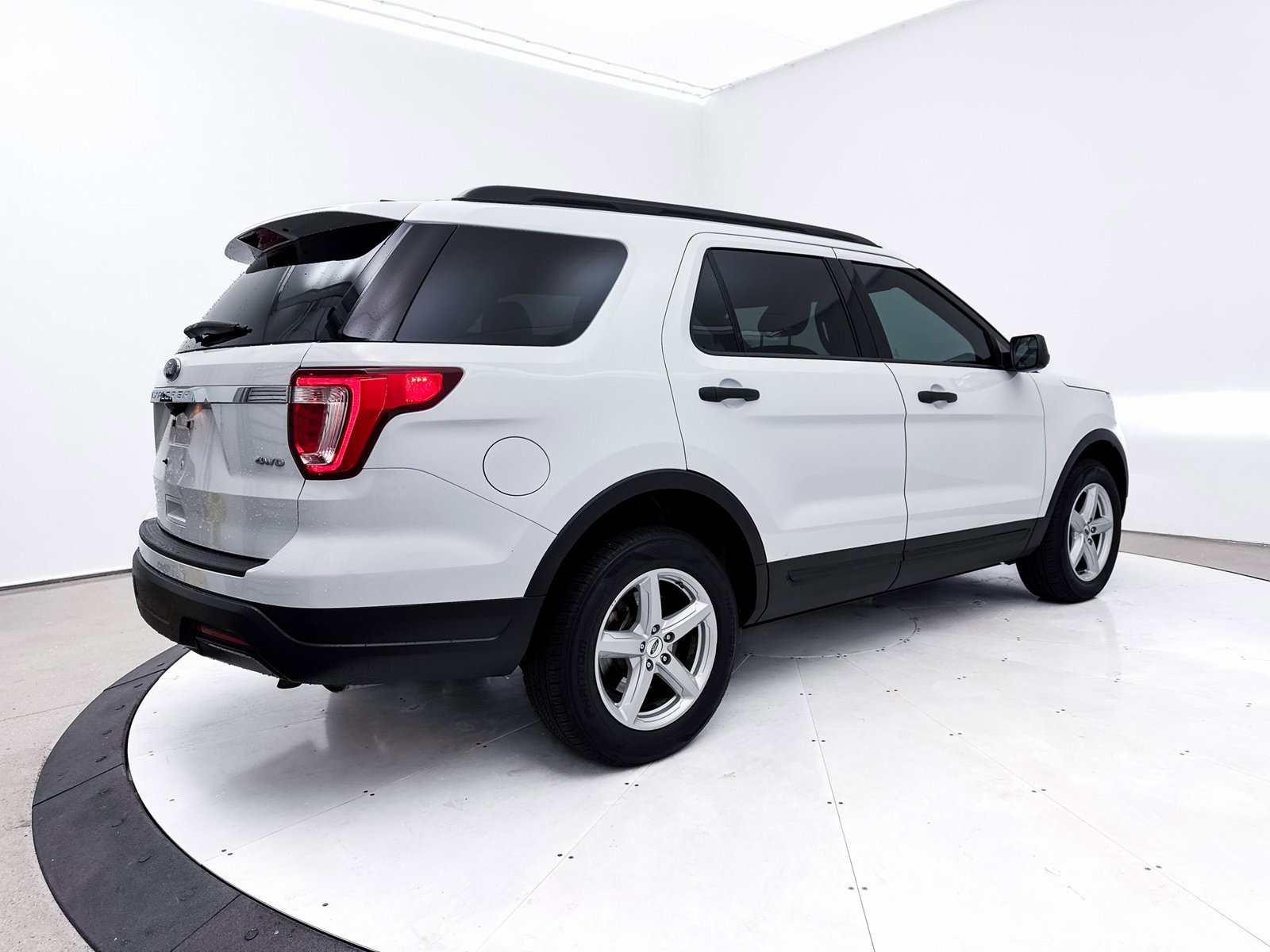 Used 2018 Ford Explorer 4WD image 16