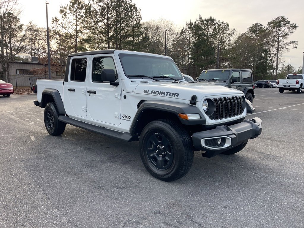 Used 2024 Jeep Gladiator Sport image 4