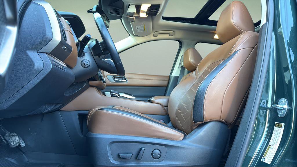 Certified 2022 Nissan Pathfinder Platinum w/ Lighting Package (N93) image 24