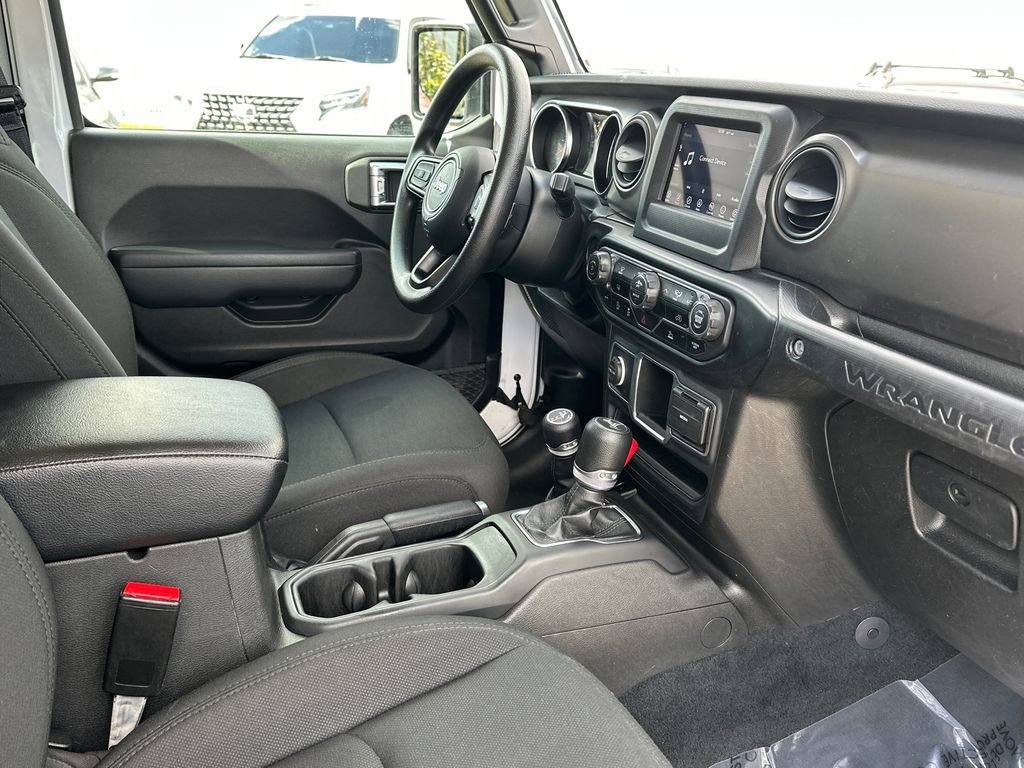 Used 2022 Jeep Wrangler Sport AWD/4WD image 8