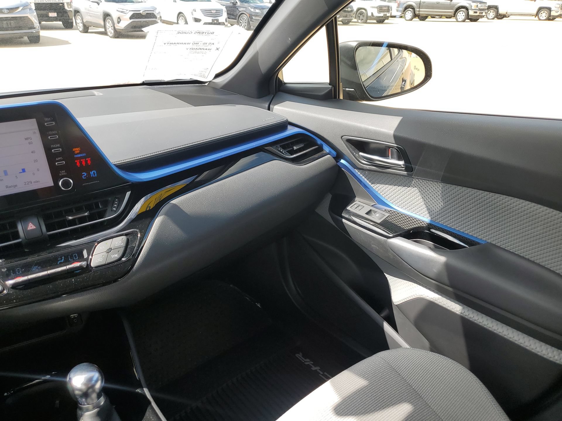 Used 2019 Toyota C-HR XLE FWD image 11