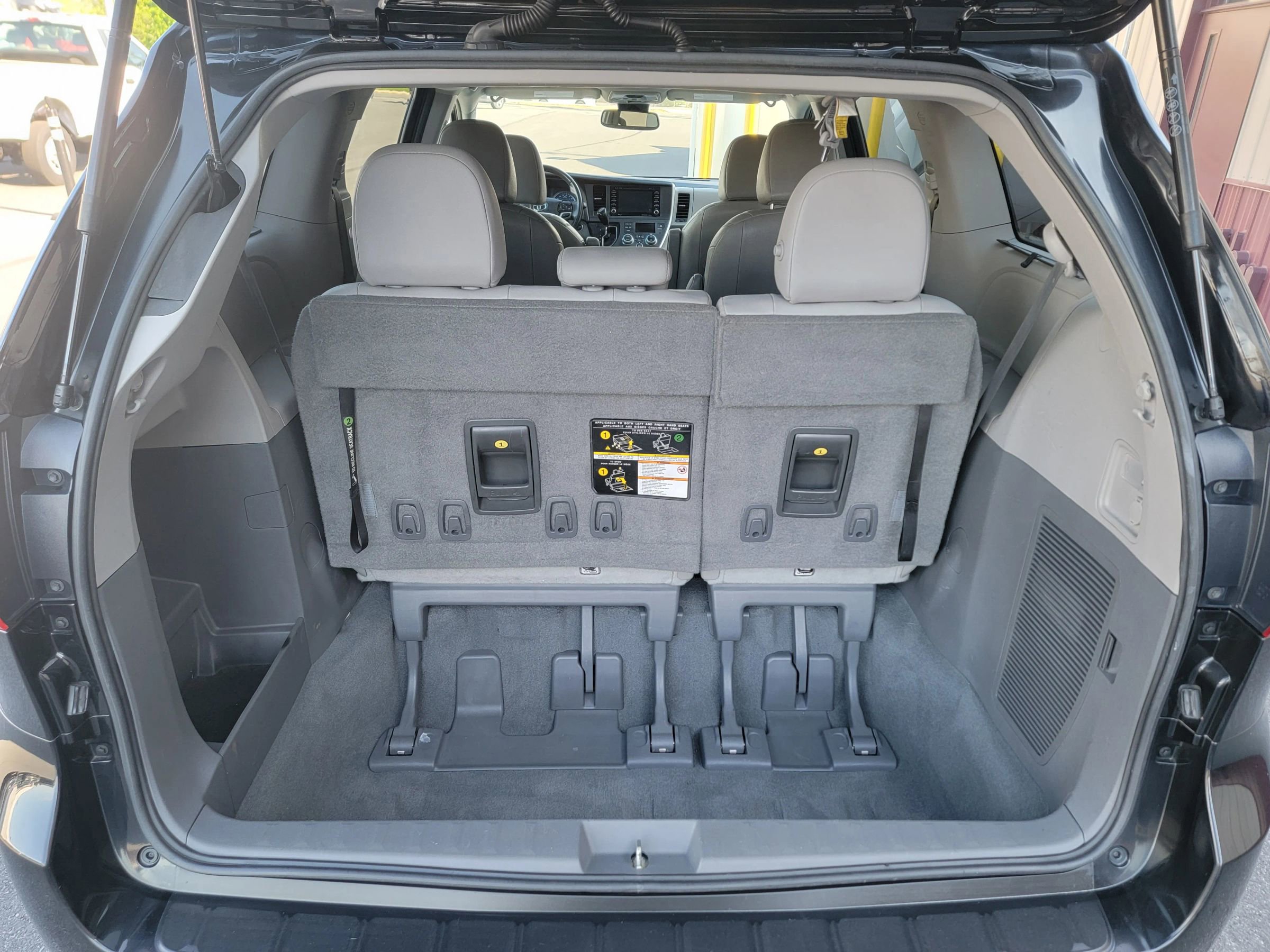 Used 2020 Toyota Sienna XLE w/ XLE Navigation Package AWD/4WD image 16