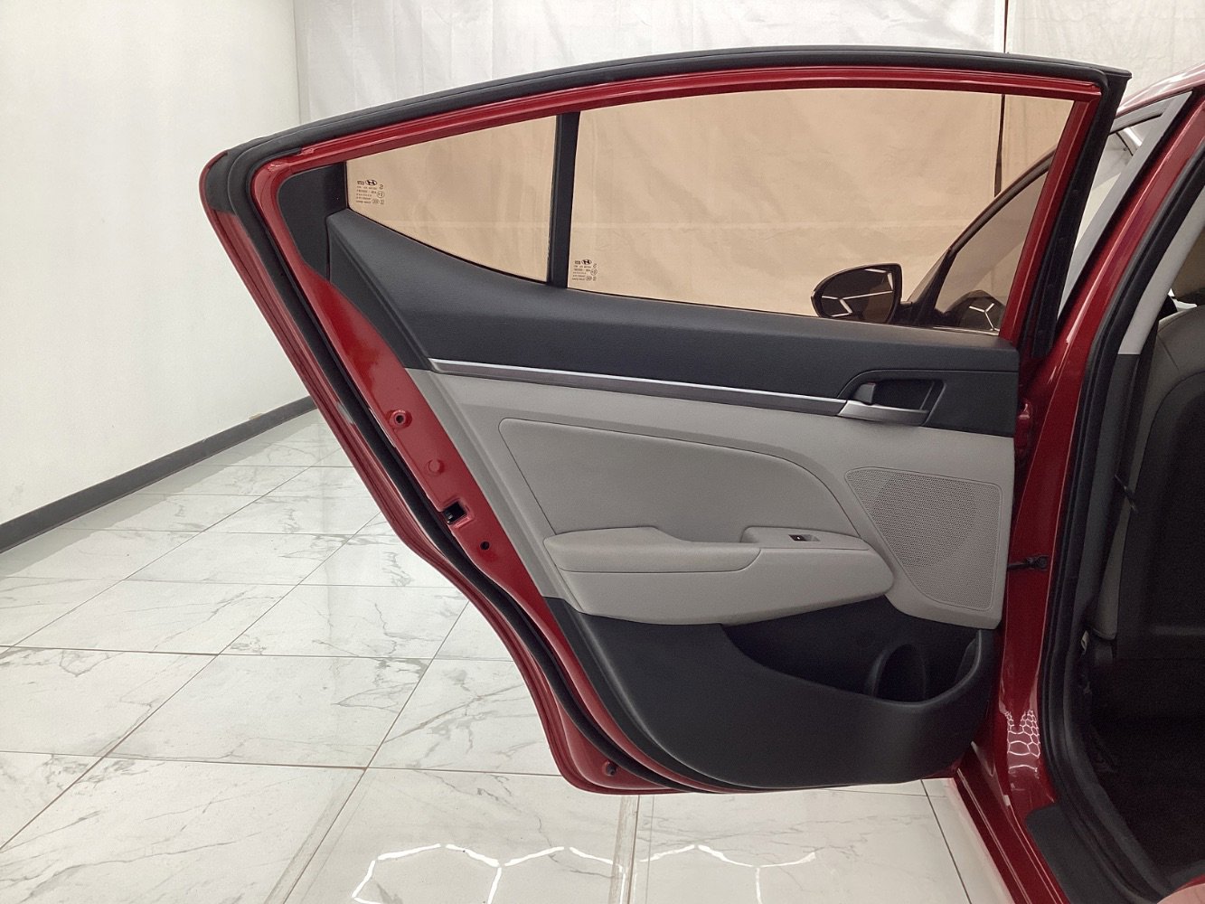 Used 2017 Hyundai Elantra Limited image 24