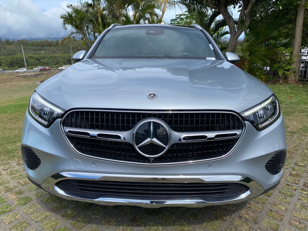 Used 2025 Mercedes-Benz GLC 300 image 2