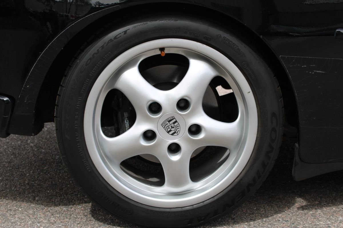 Used 1990 Porsche 944 Coupe RWD image 11