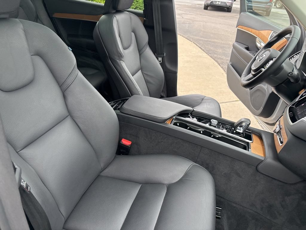 Certified 2023 Volvo XC90 B5 Plus w/ Protection Package Premier AWD/4WD image 35