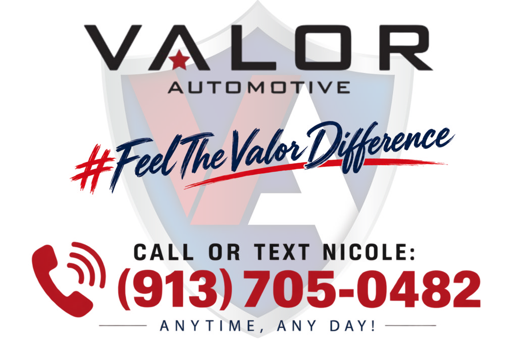 Used 2019 Dodge Challenger SXT RWD image 2