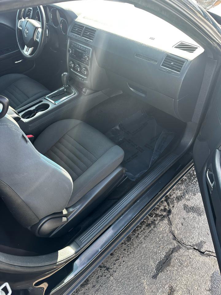 Used 2012 Dodge Challenger R/T image 9