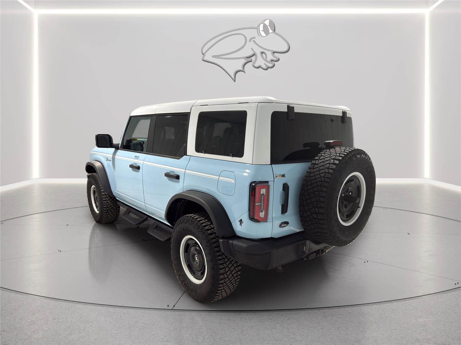 Used 2023 Ford Bronco Heritage Edition AWD/4WD image 4