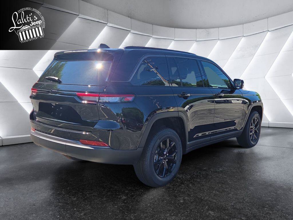 New 2026 Jeep Grand Cherokee Altitude AWD/4WD image 4