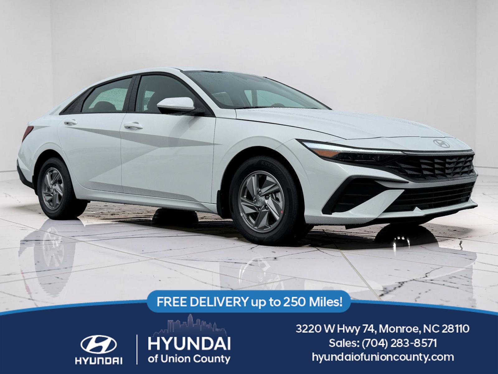 New 2026 Hyundai Elantra SE FWD image 1