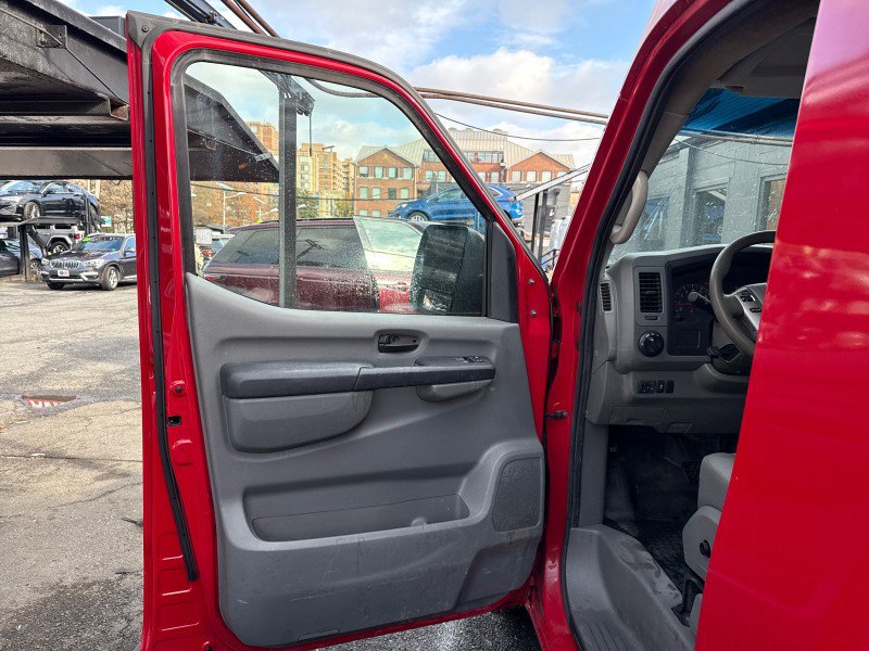 Used 2012 Nissan NV 2500 SV image 4
