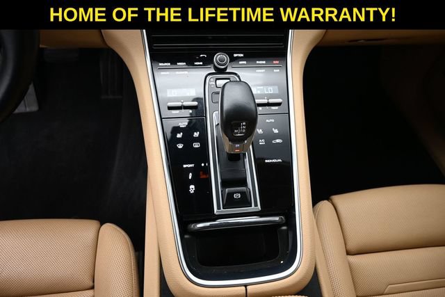 Used 2017 Porsche Panamera 4 AWD/4WD image 31