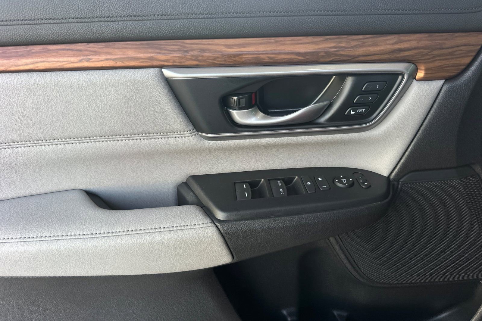 Used 2022 Honda CR-V Touring image 26