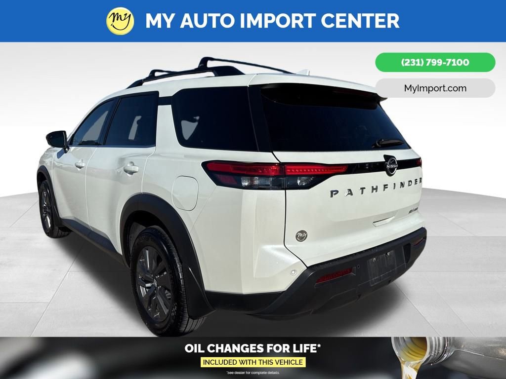 Used 2024 Nissan Pathfinder SV image 5