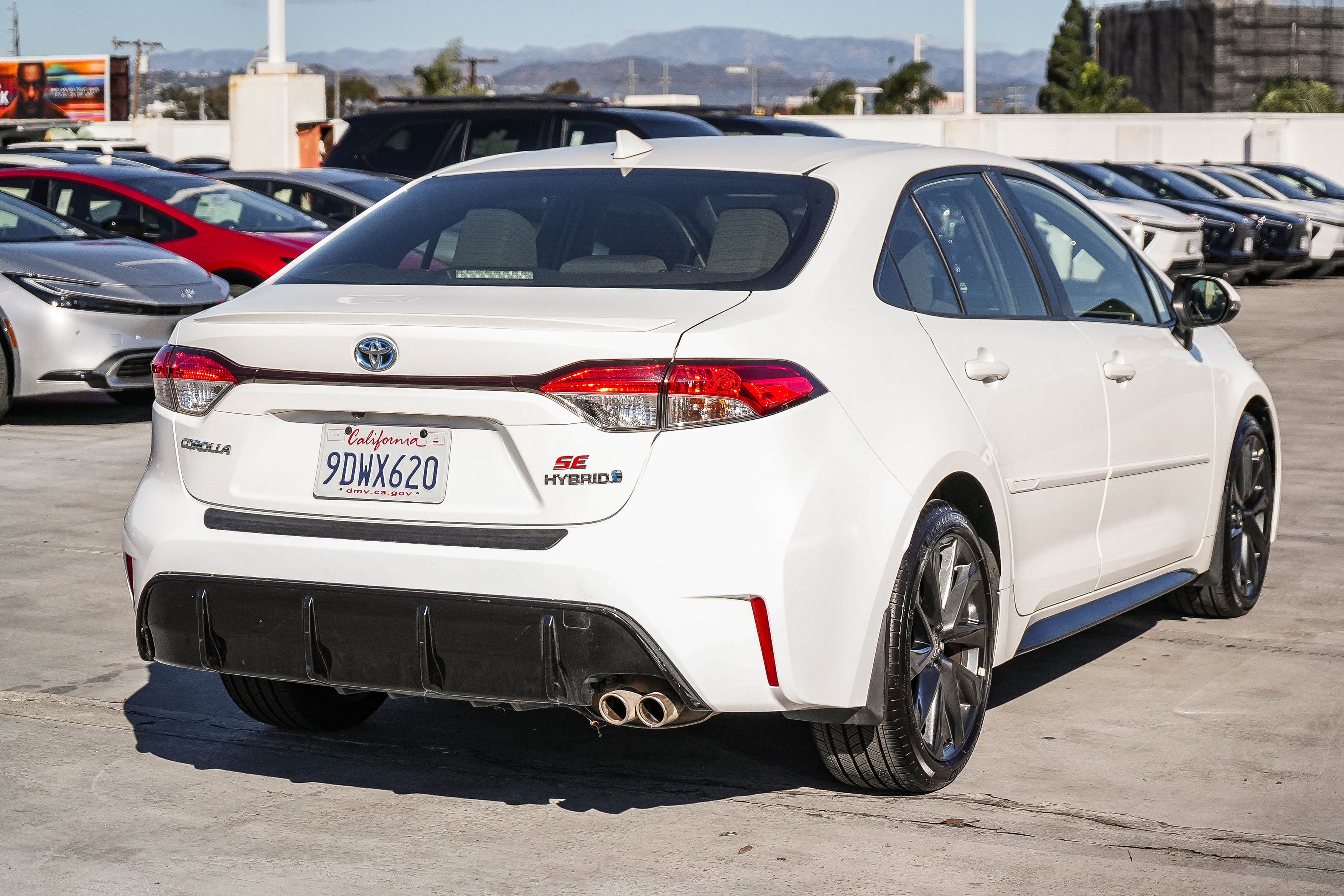 Used 2023 Toyota Corolla SE image 7