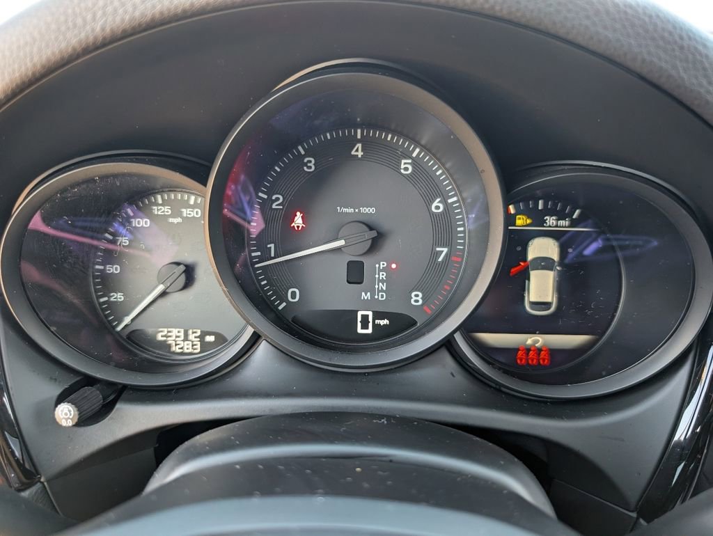 Certified 2024 Porsche Macan image 22
