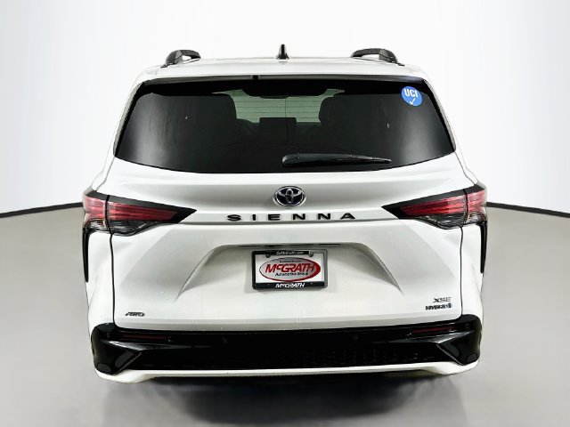 Used 2021 Toyota Sienna XSE w/ XSE Plus Package AWD/4WD image 21
