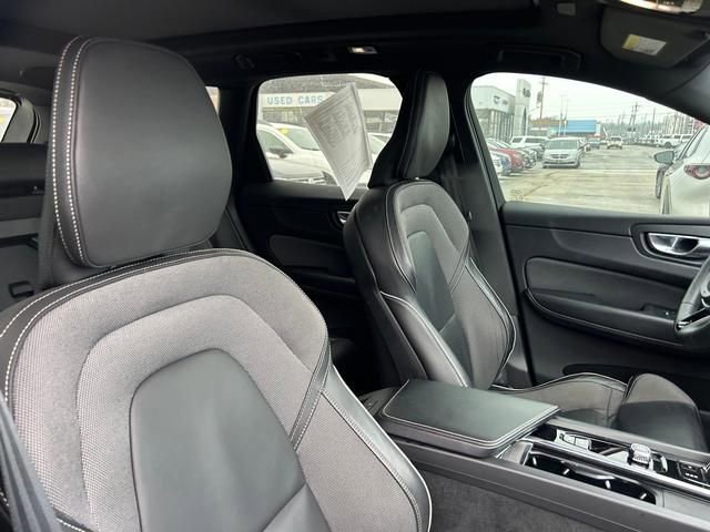 Used 2022 Volvo XC60 T8 R-Design w/ Advanced Package image 32