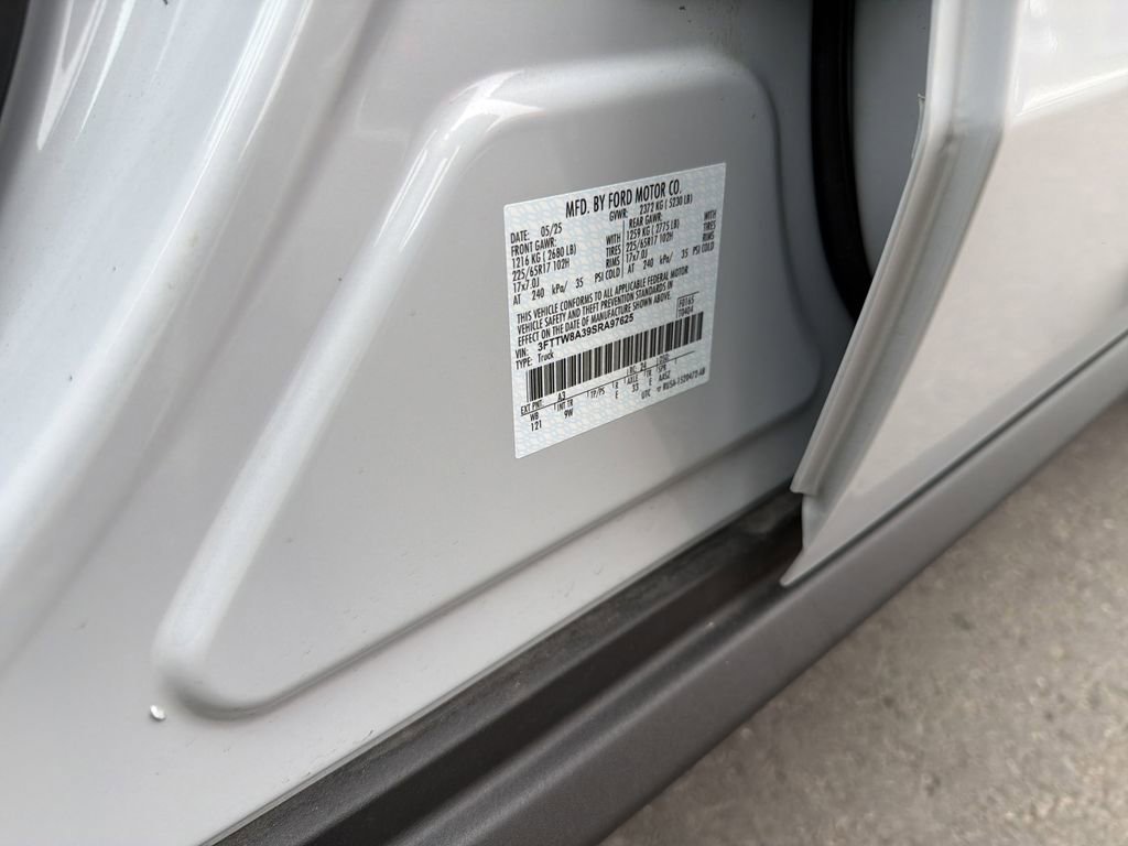 Certified 2025 Ford Maverick XL image 32