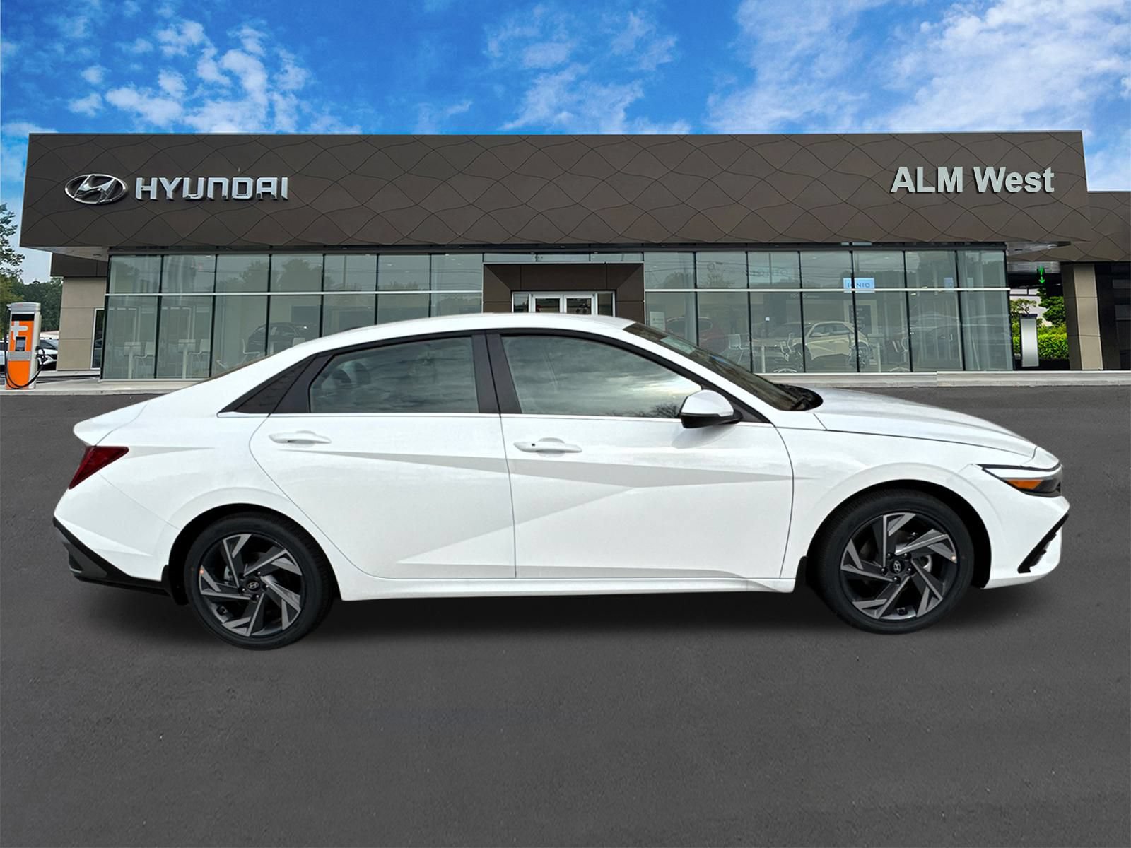 New 2026 Hyundai Elantra Limited FWD image 5