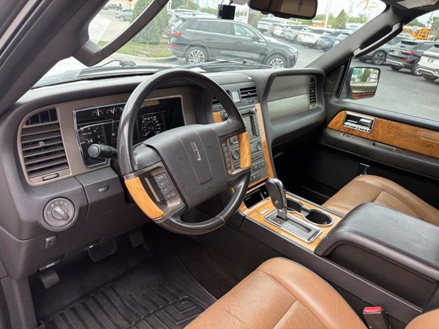 Used 2013 Lincoln Navigator L 4WD image 14