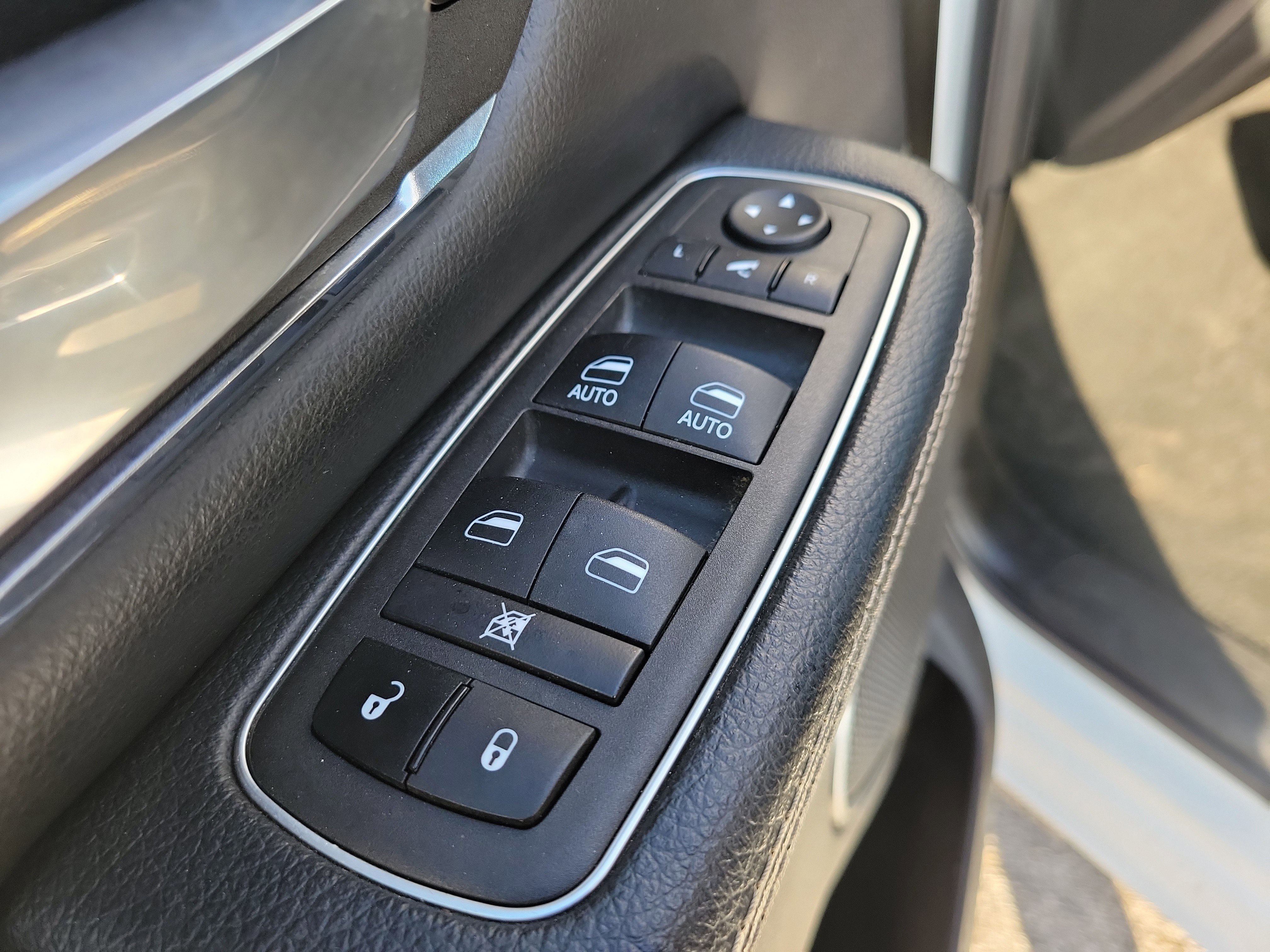 Used 2024 RAM 1500 Laramie image 18