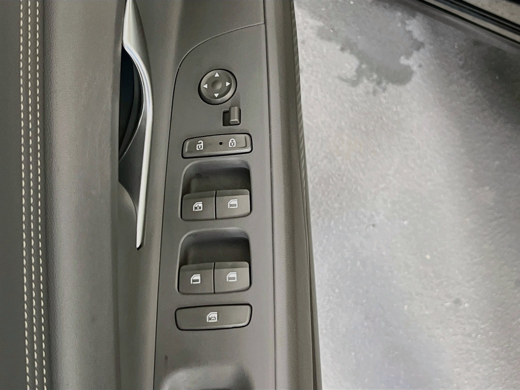 Used 2023 Hyundai Elantra SEL w/ Convenience Package FWD image 18