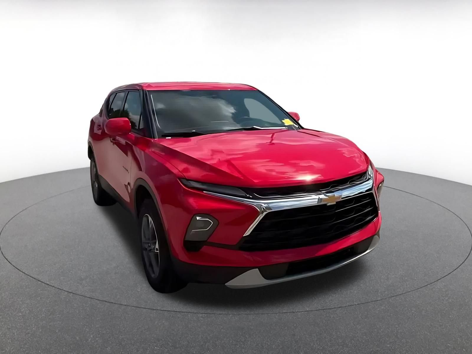 Used 2026 Chevrolet Blazer LT FWD image 3