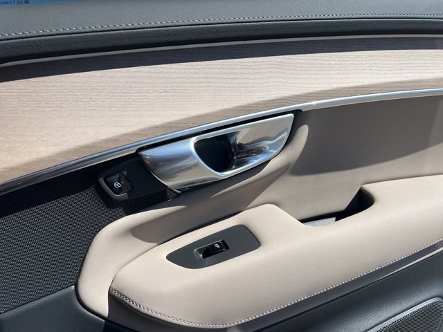 New 2026 Volvo XC90 B5 Core AWD/4WD image 30