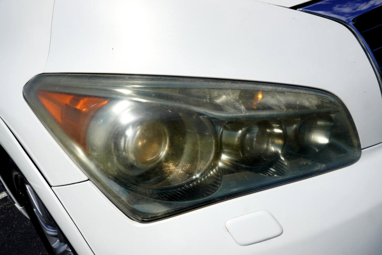 Used 2011 INFINITI QX56 4WD w/ Deluxe Touring Pkg image 9