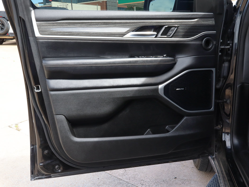 Used 2022 Jeep Wagoneer Series II AWD/4WD image 15