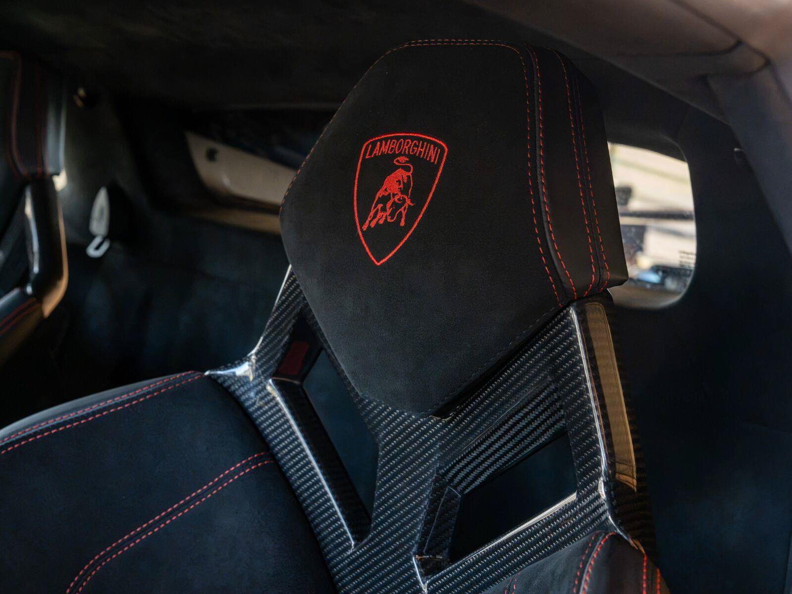 Used 2018 Lamborghini Huracan Performante AWD/4WD image 68