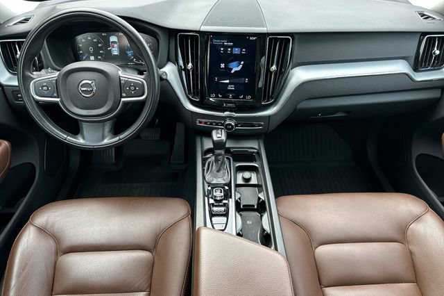 Used 2018 Volvo XC60 T6 Momentum w/ Convenience Package AWD/4WD image 12