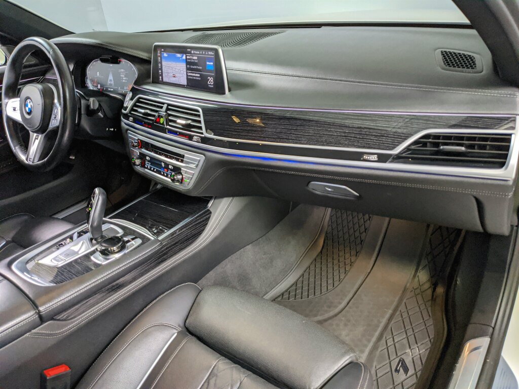 Used 2022 BMW 750i xDrive w/ Executive Package AWD/4WD image 28