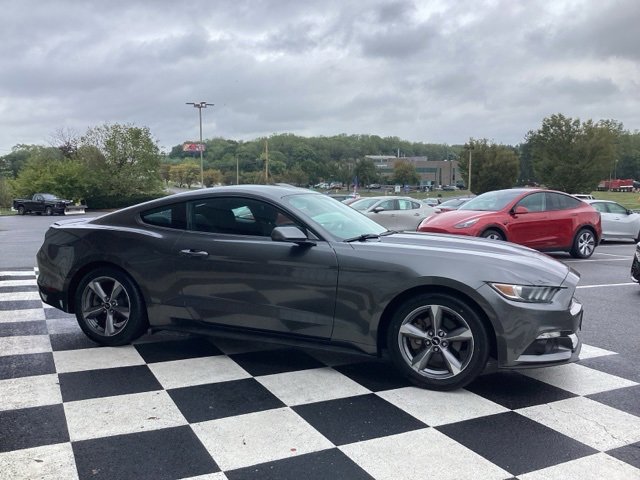 Used 2016 Ford Mustang Coupe image 5