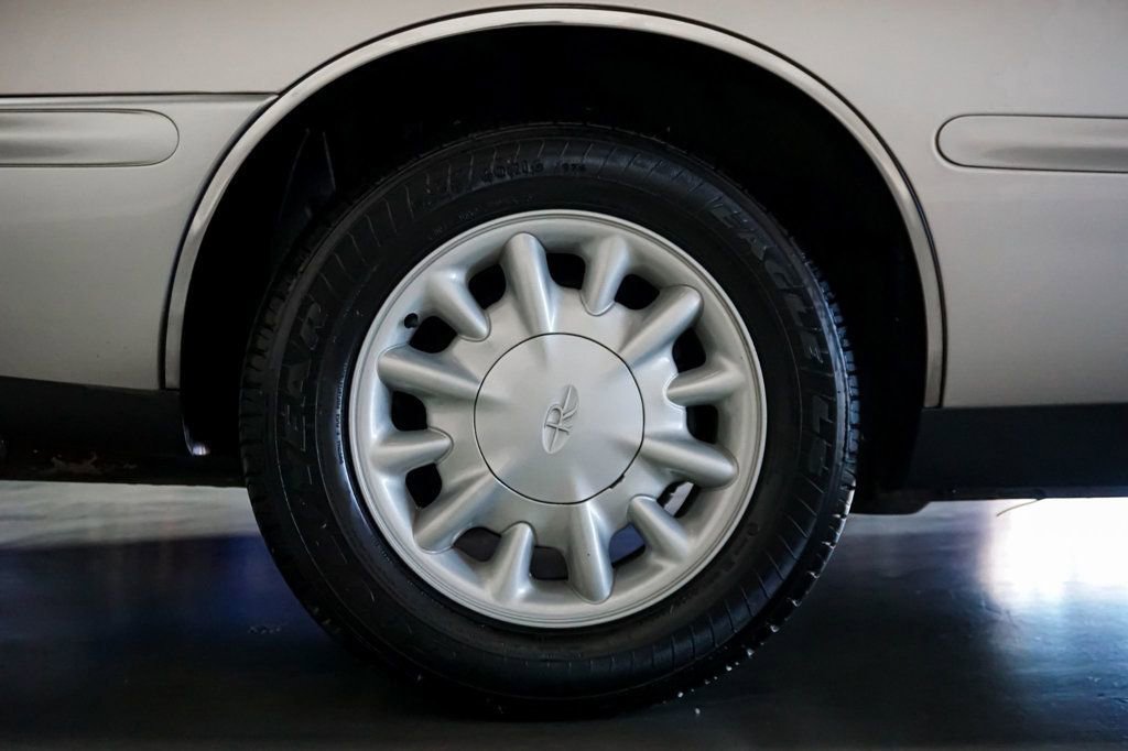 Used 1997 Buick Riviera Supercharged Coupe image 39