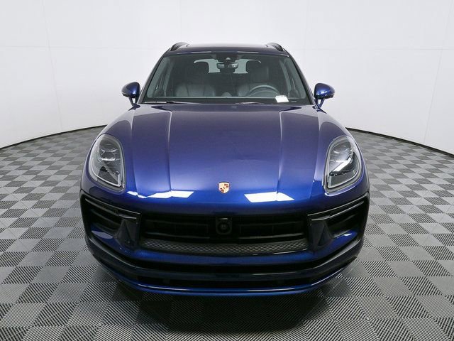 Certified 2025 Porsche Macan AWD image 37
