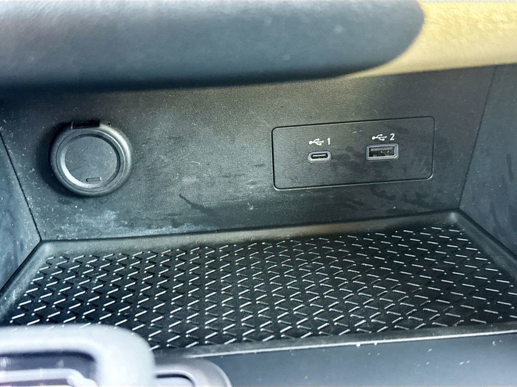 Used 2023 Nissan Pathfinder S image 16