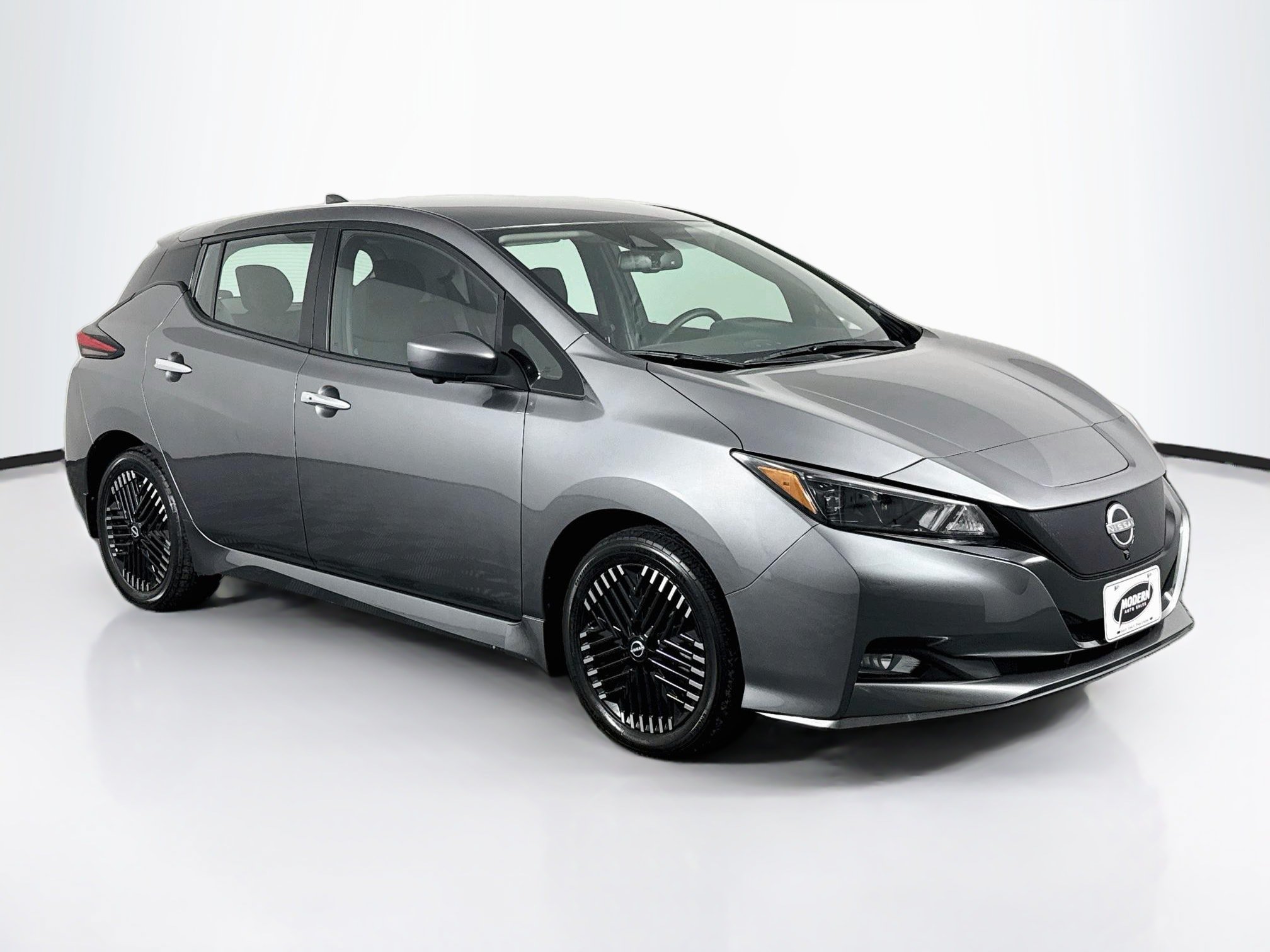 Used 2024 Nissan Leaf SV Plus FWD image 2