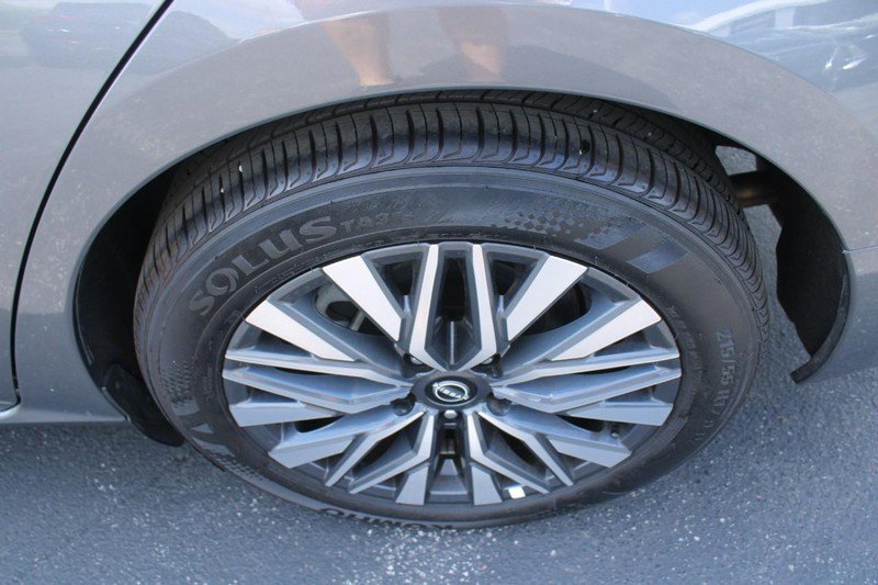 Used 2025 Nissan Altima 2.5 SV FWD image 8