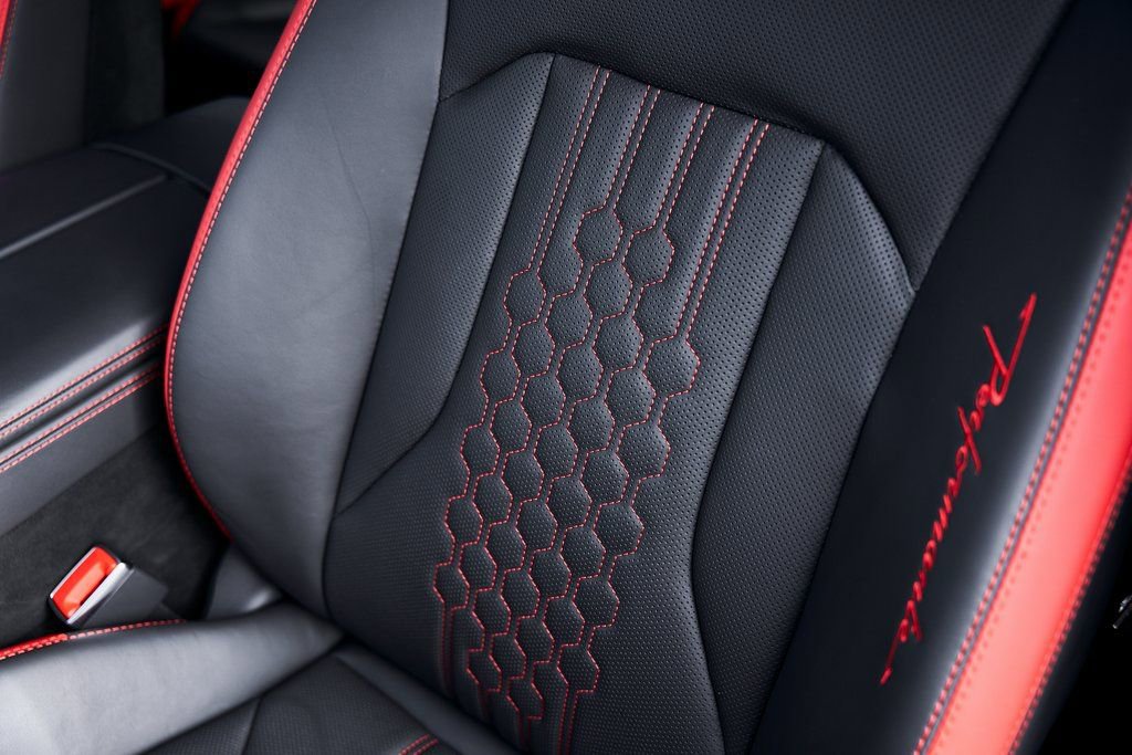 Used 2024 Lamborghini Urus Performante AWD/4WD image 57