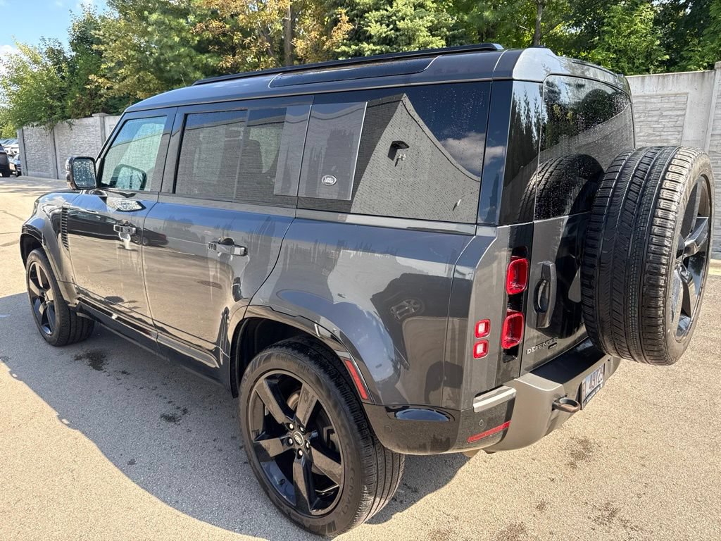 Used 2022 Land Rover Defender 110 X-Dynamic HSE AWD/4WD image 3