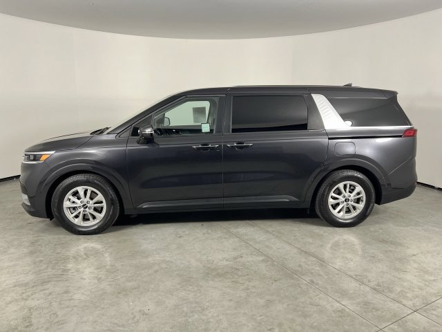 Used 2023 Kia Carnival LX FWD image 5