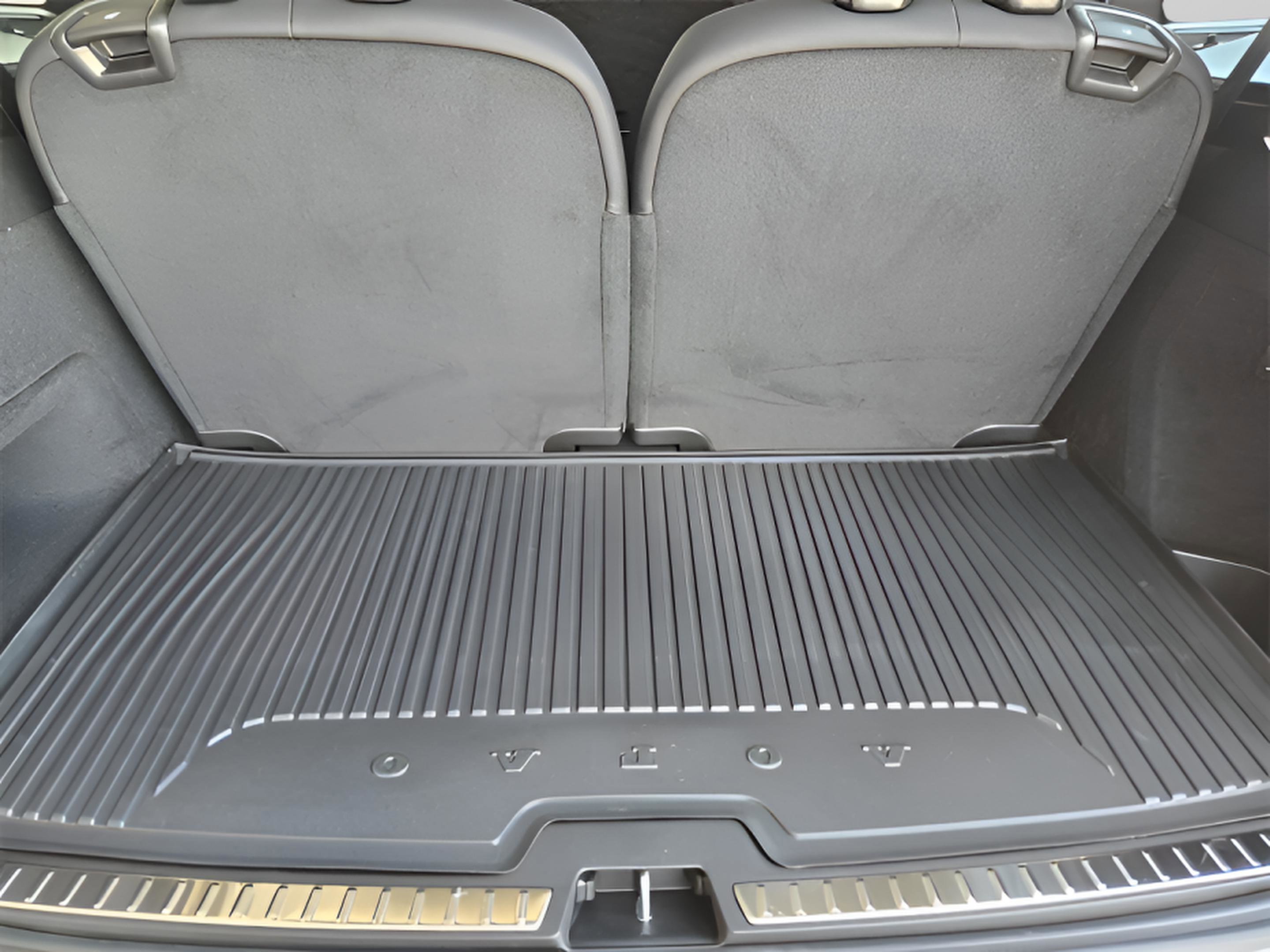 Used 2025 Volvo XC90 B6 Core w/ Protection Package image 31