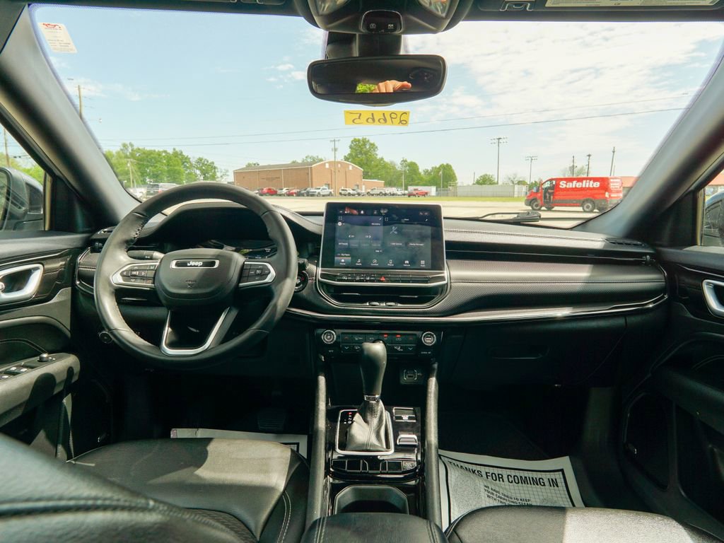 Used 2023 Jeep Compass Altitude w/ Sun and Sound Group AWD/4WD image 14