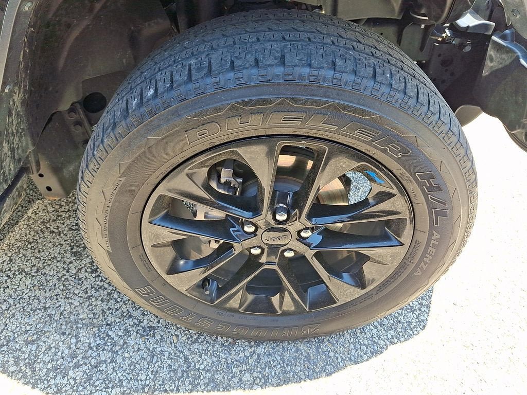 Used 2023 Jeep Wrangler Unlimited Sahara w/ Cold Weather Group AWD/4WD image 8